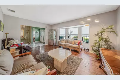 211 Meredith Lane, West Hempstead, NY 11552 - Photo 7