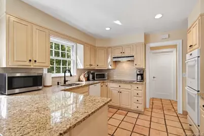 55 Brandon Drive, Mount Kisco, NY 10549 - Photo 9