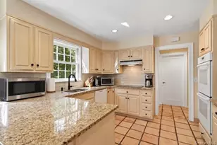 55 Brandon Dr, Mount Kisco, NY 10549 - Photo 9