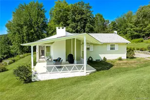21 Overlook Dr, Pawling, NY 12564 - Photo 5