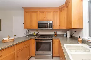 21 Overlook Dr, Pawling, NY 12564 - Photo 13