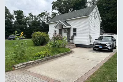 1287 Little East Neck Road, Wyandanch, NY 11798 - Photo 1