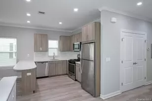 500 Sutton Ct, Deer Park, NY 11729 - Photo 5