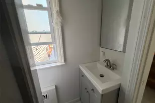 300 Beachview St, Copiague, NY 11726 - Photo 9