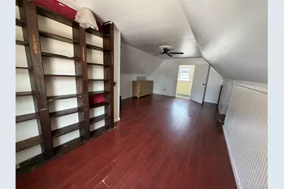 300 Beachview Street, Copiague, NY 11726 - Photo 15