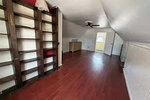 300 Beachview St, Copiague, NY 11726 - Photo 15