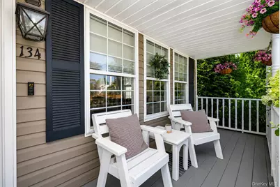 134 Paris Court, West Islip, NY 11795 - Photo 3