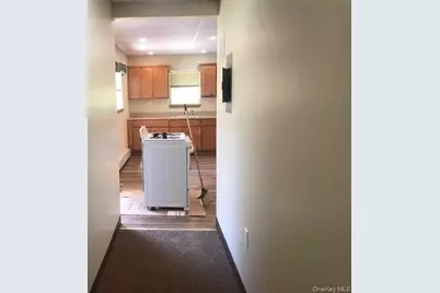 39 Hooker Apt  3 Avenue #3, Poughkeepsie, NY 12601 - Photo 9