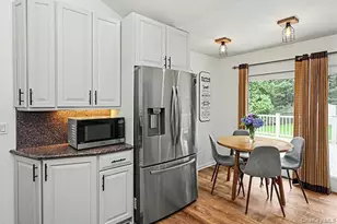 7 Beatrice Ln, Old Bethpage, NY 11804 - Photo 7