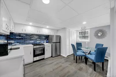 279 Throggs Neck Boulevard, Bronx, NY 10465 - Photo 23