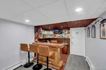 279 Throggs Neck Boulevard, Bronx, NY 10465 - Photo 25