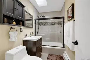 279 Throggs Neck Blvd, Bronx, NY 10465 - Photo 13