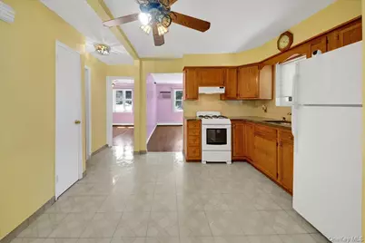 279 Throggs Neck Boulevard, Bronx, NY 10465 - Photo 15
