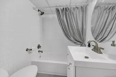 279 Throggs Neck Boulevard, Bronx, NY 10465 - Photo 21