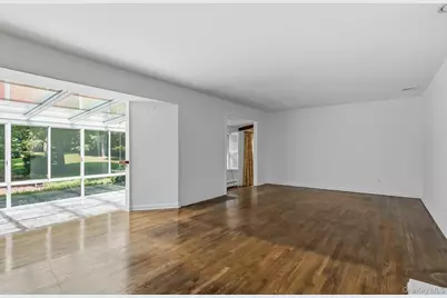 5 Libby Drive, Glen Cove, NY 11542 - Photo 5