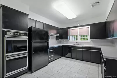 5 Libby Drive, Glen Cove, NY 11542 - Photo 9