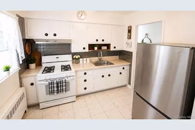 1743 Atherton Avenue, Elmont, NY 11003 - Photo 9