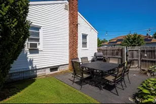 1743 Atherton Ave, Elmont, NY 11003 - Photo 31