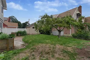 10-11 Bay 24th St, Far Rockaway, NY 11691 - Photo 33