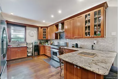 1011 Bay 24th Street, Far Rockaway, NY 11691 - Photo 5