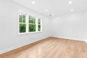 108 Tanners Pond Rd, Garden City, NY 11530 - Photo 23