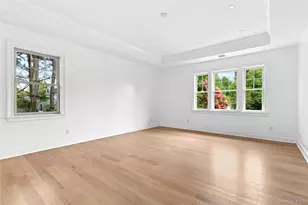 108 Tanners Pond Rd, Garden City, NY 11530 - Photo 15