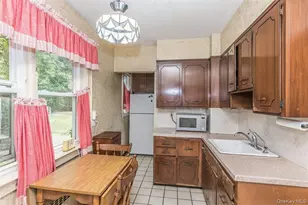 144 Sycamore St, West Hempstead, NY 11552 - Photo 5