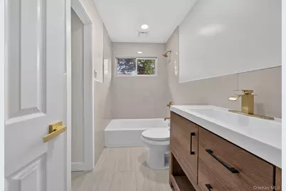 2602 Knickerbocker Avenue, Medford, NY 11763 - Photo 11