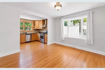 77 Driving Park Avenue, Lynbrook, NY 11563 - Photo 5