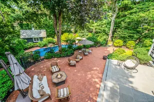 1 Winston Ct, Dix Hills, NY 11746 - Photo 29