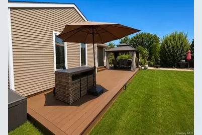 639 Elmwood Road, West Babylon, NY 11704 - Photo 3