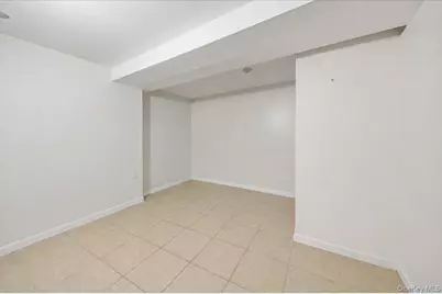 918 Summit Avenue, Bronx, NY 10452 - Photo 9