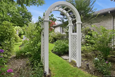 31 Yale Street, Garden City, NY 11530 - Photo 23