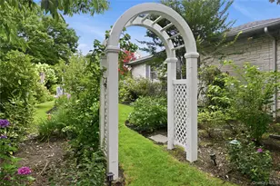 31 Yale St, Garden City, NY 11530 - Photo 23