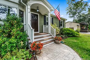 4 Coleman Ave, Patchogue, NY 11772 - Photo 3