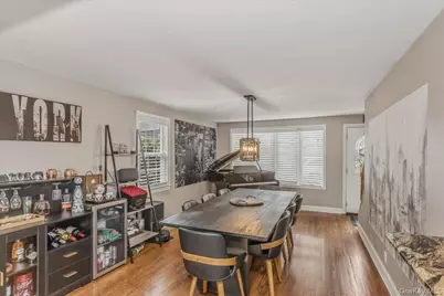 306 Latham Road, Mineola, NY 11501 - Photo 7