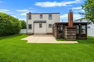 93 Deauville Blvd, Copiague, NY 11726 - Photo 31