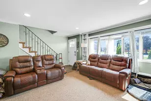 93 Deauville Blvd, Copiague, NY 11726 - Photo 5