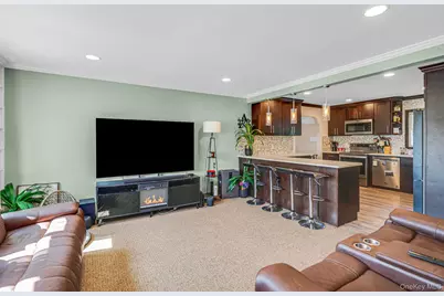 93 Deauville Boulevard, Copiague, NY 11726 - Photo 3