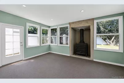 93 Deauville Boulevard, Copiague, NY 11726 - Photo 21