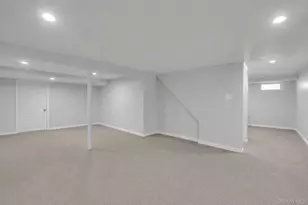 93 Deauville Blvd, Copiague, NY 11726 - Photo 27
