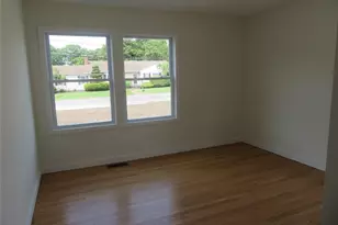 271 Washington Ave, Patchogue, NY 11772 - Photo 21
