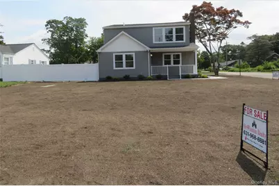 271 Washington Avenue, Patchogue, NY 11772 - Photo 3