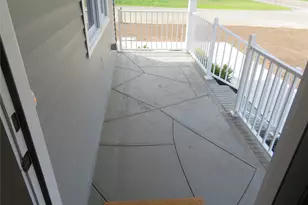 271 Washington Ave, Patchogue, NY 11772 - Photo 9