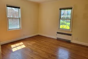 89 Beverly Ave, Floral Park, NY 11001 - Photo 13