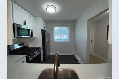 85 N Middletown Road #A4, Nanuet, NY 10954 - Photo 3