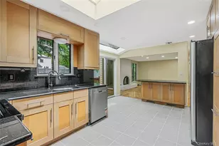 15 Dix Cir, Dix Hills, NY 11746 - Photo 17