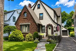 19 Cypress St, Floral Park, NY 11001 - Photo 1
