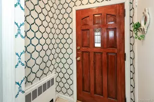 560 N 6th St, New Hyde Park, NY 11040 - Photo 3