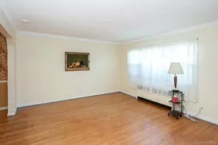 560 N 6th St, New Hyde Park, NY 11040 - Photo 7